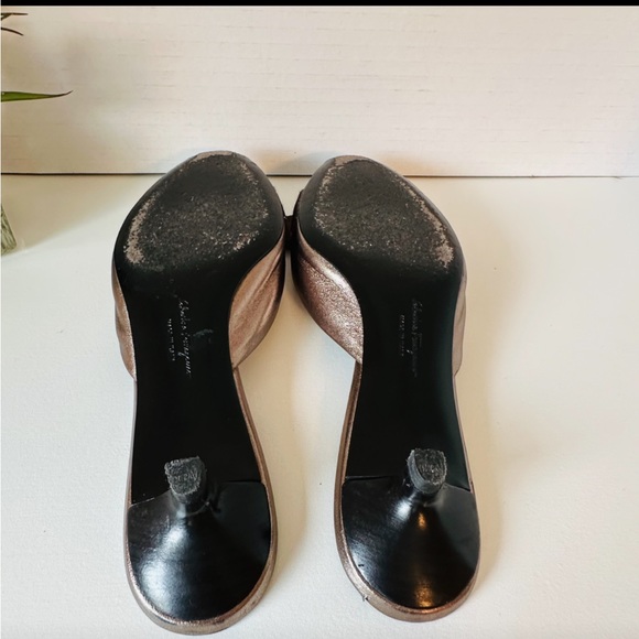 FERRAGAMO Mules Bronze Vara Bow Kitten Heel - Picture 12 of 12